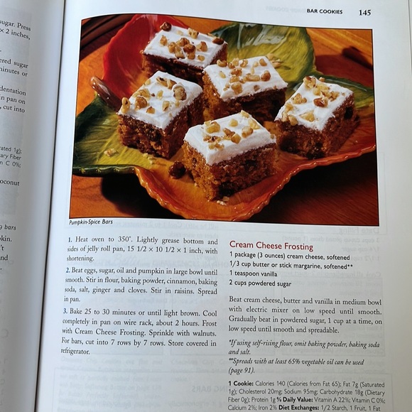 Betty Crocker
Betty Crocker Cookbook: Everything You Need to Know to Cook Today - Picture 5 of 5